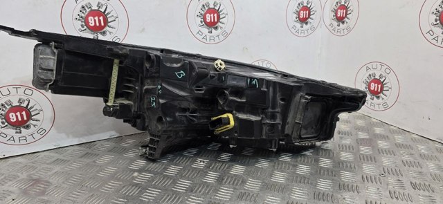NISSAN 260605NA0A Левая фара в наличии Украина