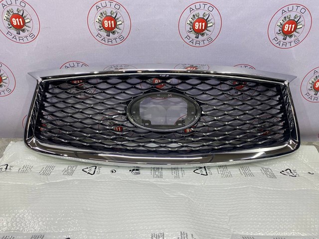 Решетка радиатора 623105NK0A NISSAN