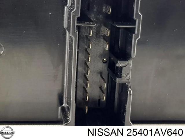 Кнопки переднего левого стеклоподъёмника 25401AV640 NISSAN