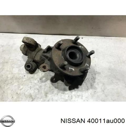 Цапфа - поворотный кулак передний, левый 40011AU000 NISSAN