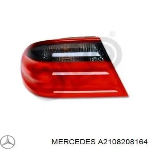 Фонарь задний левый, внешний A2108208164 MERCEDES
