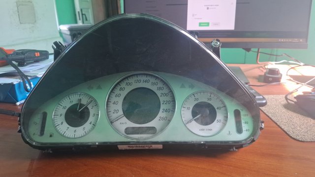Щиток приборов A2115400948 MERCEDES