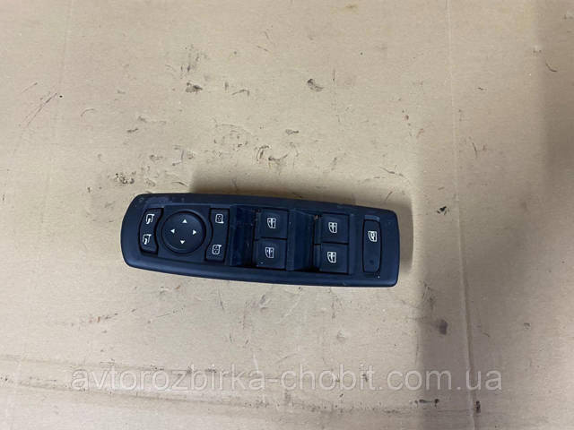 Кнопки переднего левого стекло подъемника 809610006R RENAULT
