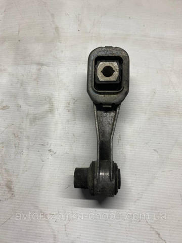 Опора двигателя правая верхняя 8200239893 RENAULT