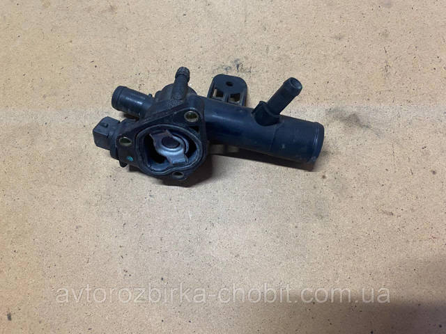 Корпус термостата 8200244402 RENAULT