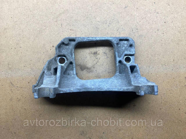 Подушка двигателя 8200429504 RENAULT