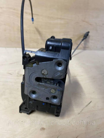 Замки и ручки дверей задка (две двери) 8200497672 RENAULT