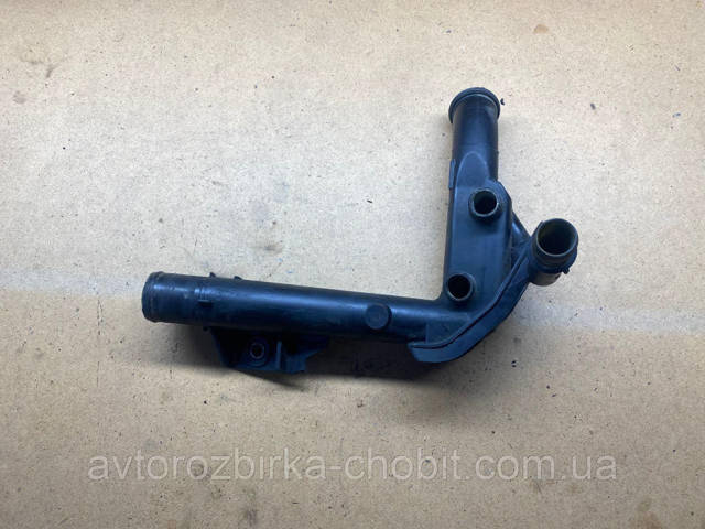Водяной патрубок 8200552604 RENAULT