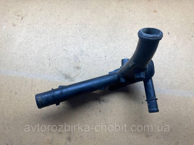 RENAULT 8200552604 Фланец системы охлаждения (тройник) в наличии Чернигов