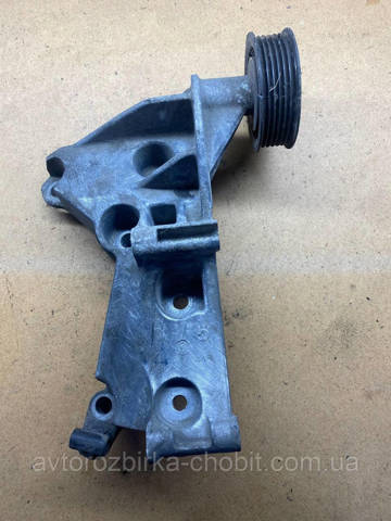 Крепление генератора 8200663057 RENAULT