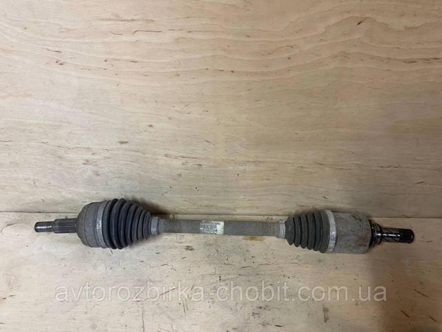 Полуось передняя левая 8200847584 RENAULT