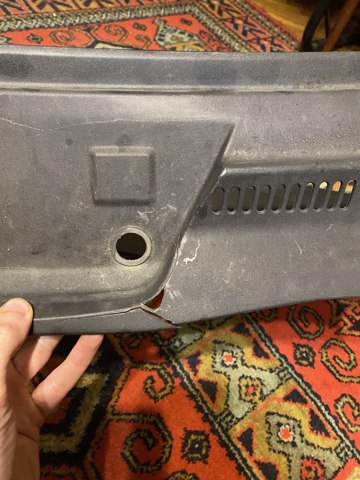 Водосток лобового стекла, жабо 7L6819401K VAG