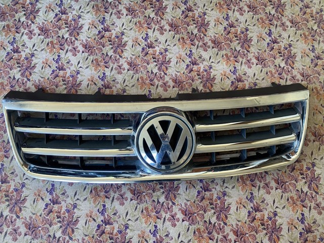 Облицовка радиатора 7L6853651C VAG