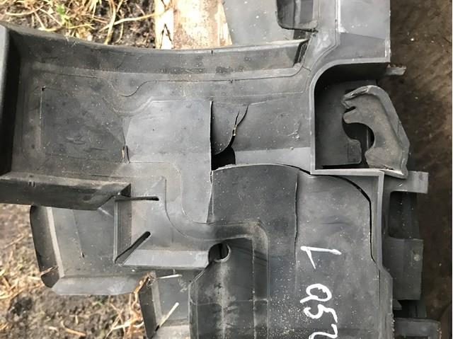 8R0121283L VAG Левый дефлектор радиатора купить в Житомир