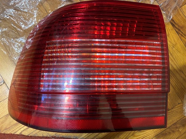 Задний левый стоп 95563148502 PORSCHE