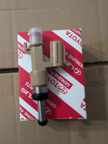 Форсунка инжектора 2320939165 TOYOTA