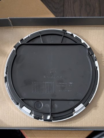 MERCEDES A0008880011 Кронштейн эмблемы решетки радиатора в наличии Чернигов