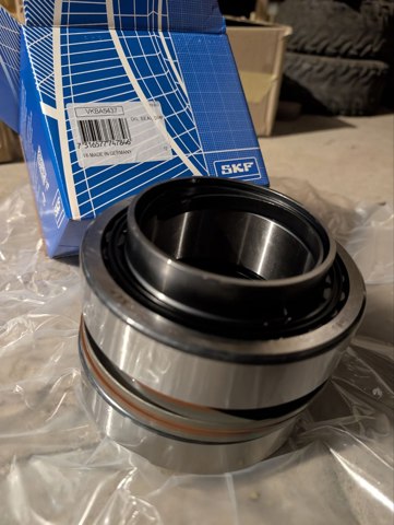 SKF VKBA5437 Подшипник ступицы передней/задней в наличии Черновцы