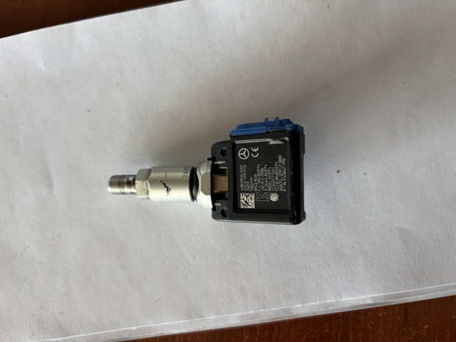 MERCEDES A0009058413 Датчик давления воздуха в шинах в наличии Винница