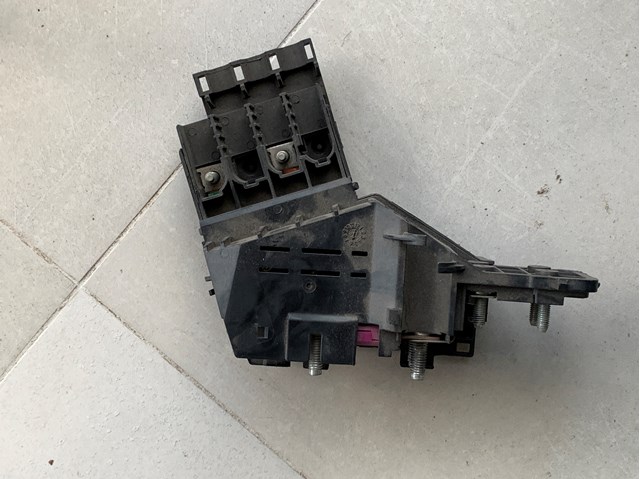 Коробка предохранителей 1665402450 MERCEDES