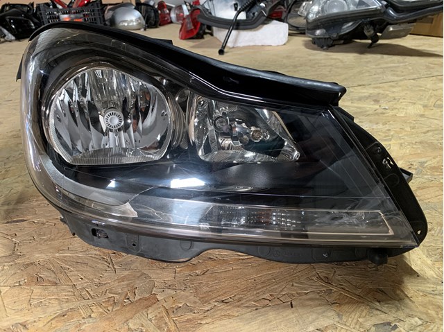 Фара правая 2048209659 MERCEDES