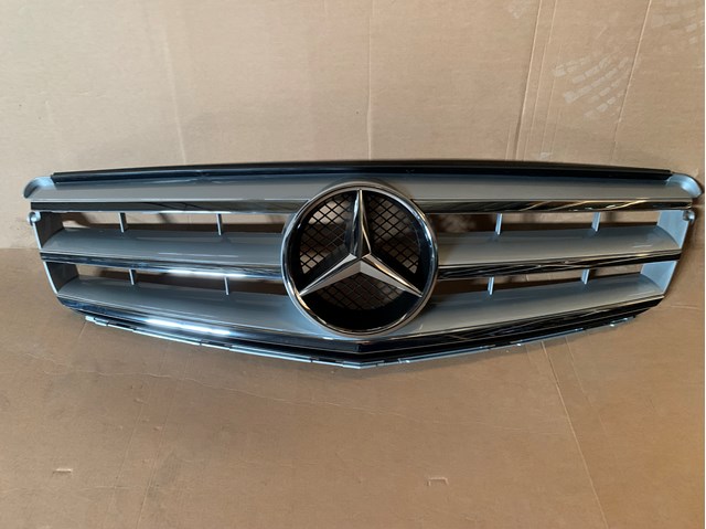 Решетка 2048800023 MERCEDES