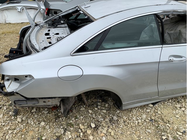 Крыло заднее правое 2076302601 MERCEDES