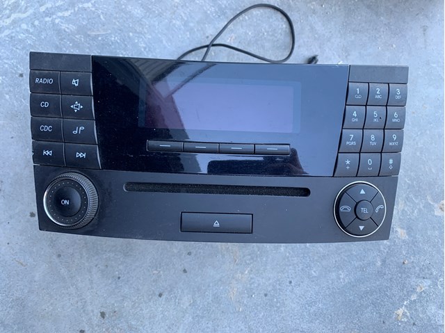 Магнитола (радио AM/FM) 2118702889 MERCEDES