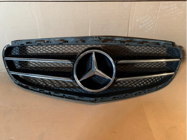 Облицовка радиатора 2128850822 MERCEDES