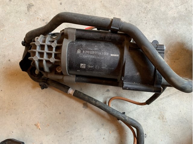 Компрессор пневмоподвески 2133200104 MERCEDES