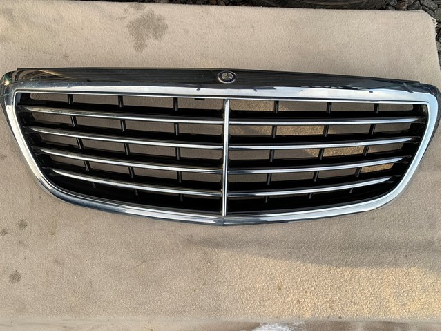 Решетка 2228800083 MERCEDES