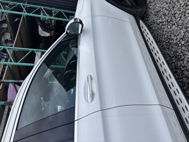 Пассажирская передняя дверь 2537200405 MERCEDES