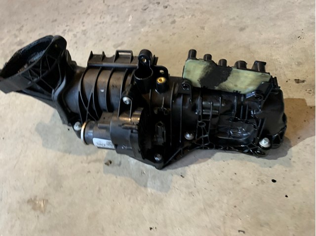Впускной коллектор 6540903500 MERCEDES