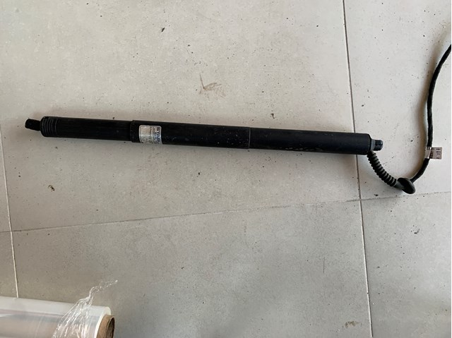 Амортизатор двери багажника 8W8827851 VAG