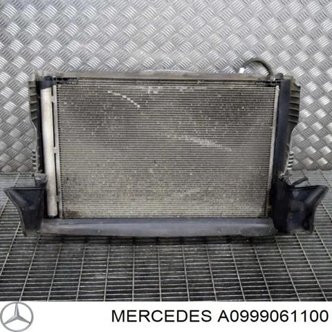 Диффузор радиатора охлаждения в сборе с мотором A0999061100 MERCEDES