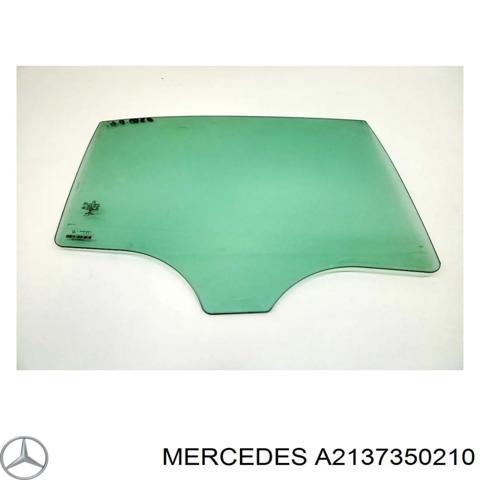 Стекло задней правой двери A2137350210 MERCEDES
