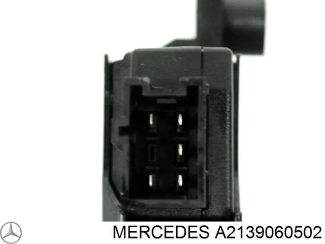 Привод электростеклоподъемника задний A2139060502 MERCEDES