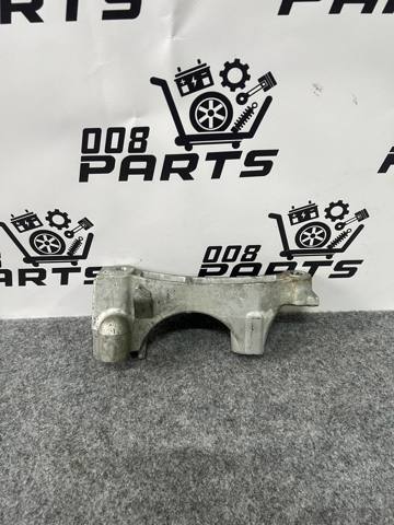 Кронштейн подушки (опоры) двигателя, правой 12341F0010 TOYOTA