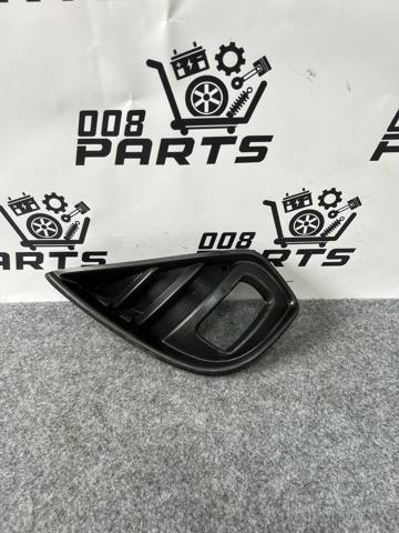 Заглушка, решетка противотуманных фар бампера переднего, левая 520400E110 TOYOTA