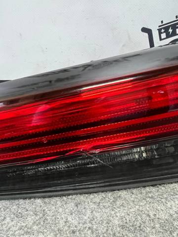 TOYOTA 815800E180 Фонарь задний правый внутренний в наличии Киев