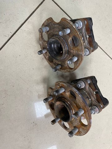 Ступицы задних колес 4245008030 TOYOTA