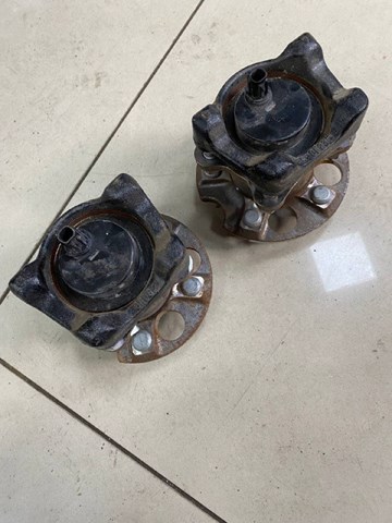 TOYOTA 4245008030 Ступица задняя в наличии Киев