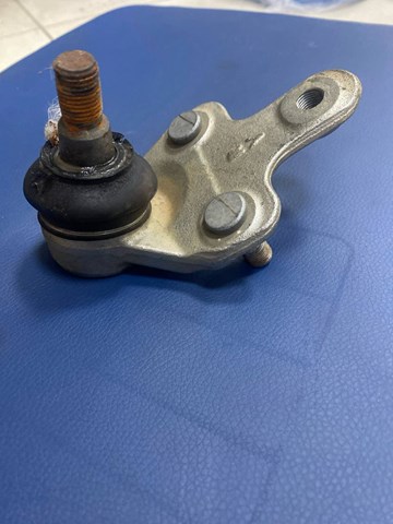 TOYOTA 4333009780 Шаровая опора нижняя правая в наличии Запорожье