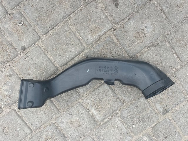 VAG 8T1819656A Воздуховод (распределитель воздуха под "торпедо") правый в наличии Житомир
