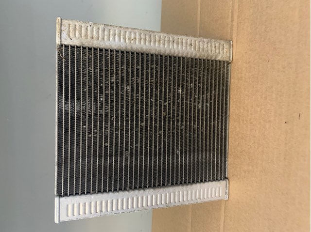 BMW 17118620207 Радиатор охлаждения двигателя правый в наличии Сумы