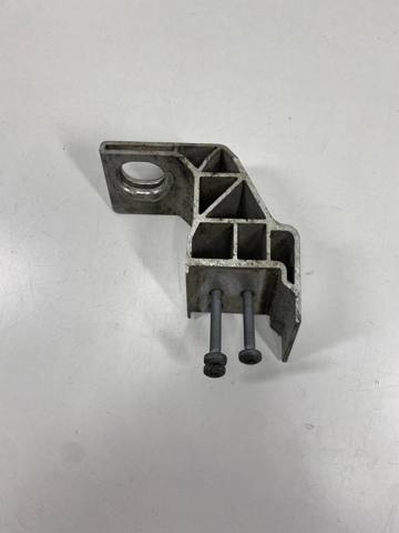 Кронштейн радиатора нижний A2055014220 MERCEDES
