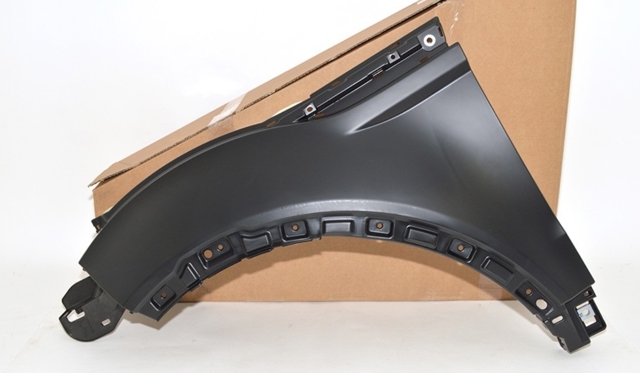 Крыло левое LR027590 LAND ROVER