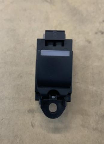 Кнопка подъемника переднего правого стекла LR059773 LAND ROVER
