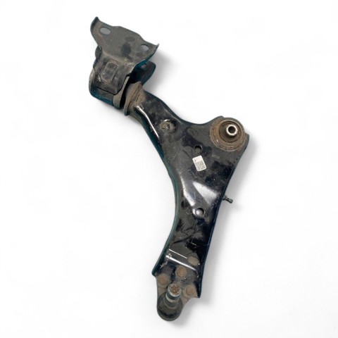 Рычаг передней подвески нижний, правый LR060046 LAND ROVER