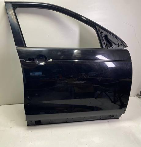Пассажирская передняя дверь LR061282 LAND ROVER